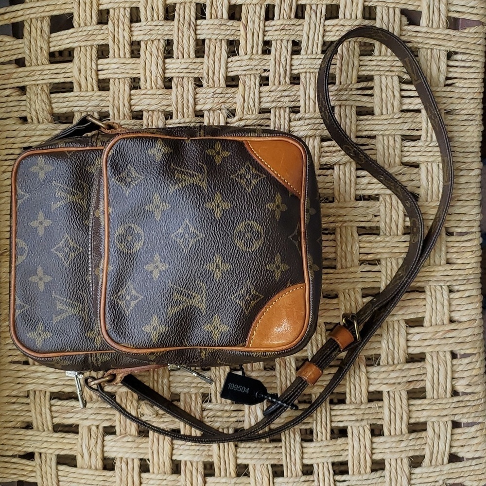 Louis Vuitton Vintage Monogram Amazone Crossbody Bag - Picture 16 of 16